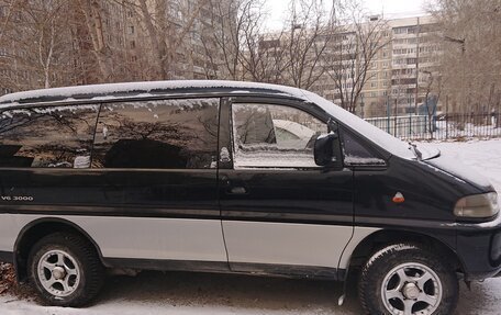 Mitsubishi Delica IV, 1994 год, 900 000 рублей, 5 фотография