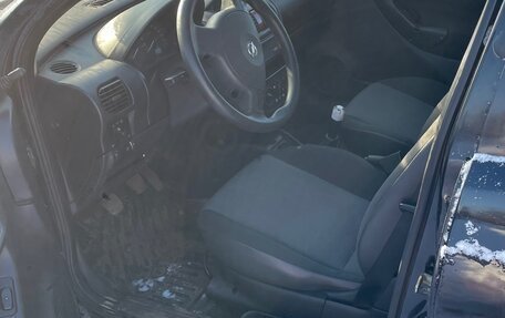 Opel Corsa C рестайлинг, 2004 год, 250 000 рублей, 3 фотография