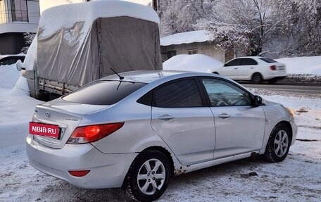 Hyundai Solaris II рестайлинг, 2011 год, 540 000 рублей, 3 фотография