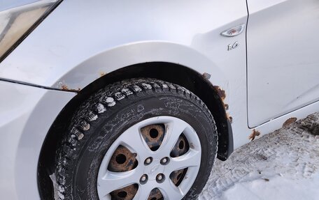 Hyundai Solaris II рестайлинг, 2011 год, 540 000 рублей, 13 фотография