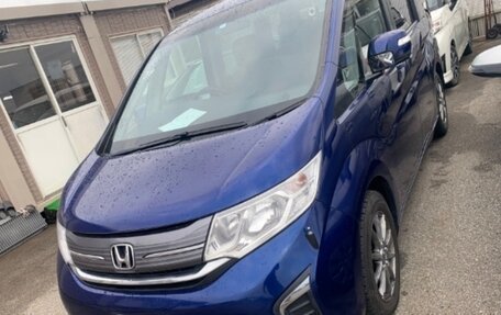 Honda Stepwgn IV, 2016 год, 1 800 000 рублей, 2 фотография