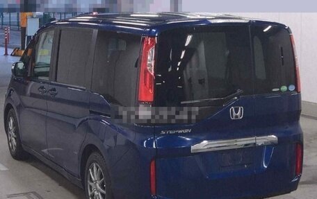 Honda Stepwgn IV, 2016 год, 1 800 000 рублей, 5 фотография