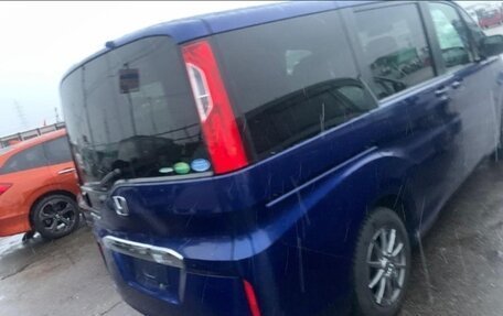 Honda Stepwgn IV, 2016 год, 1 800 000 рублей, 3 фотография