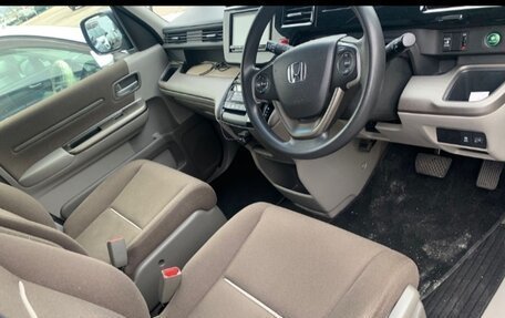 Honda Stepwgn IV, 2016 год, 1 800 000 рублей, 10 фотография