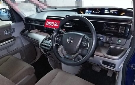 Honda Stepwgn IV, 2016 год, 1 800 000 рублей, 6 фотография