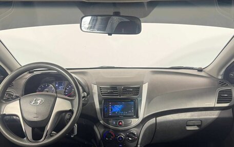 Hyundai Solaris II рестайлинг, 2015 год, 850 000 рублей, 17 фотография