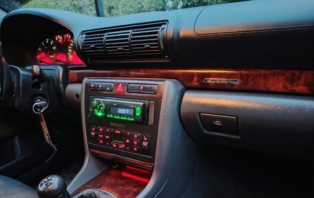 Audi A4, 1999 год, 518 000 рублей, 17 фотография