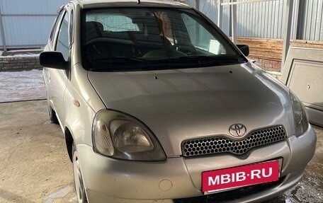 Toyota Yaris I рестайлинг, 1999 год, 300 000 рублей, 2 фотография
