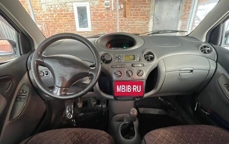Toyota Yaris I рестайлинг, 1999 год, 300 000 рублей, 10 фотография