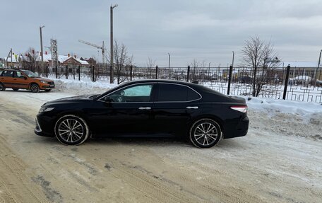 Toyota Camry, 2018 год, 2 590 000 рублей, 3 фотография
