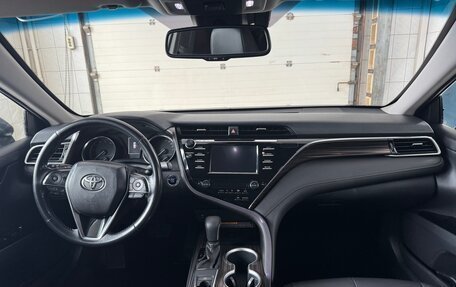 Toyota Camry, 2018 год, 2 590 000 рублей, 9 фотография