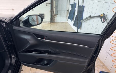 Toyota Camry, 2018 год, 2 590 000 рублей, 17 фотография