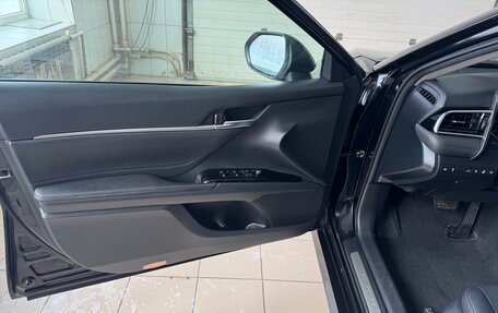 Toyota Camry, 2018 год, 2 590 000 рублей, 16 фотография