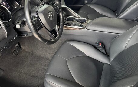 Toyota Camry, 2018 год, 2 590 000 рублей, 10 фотография