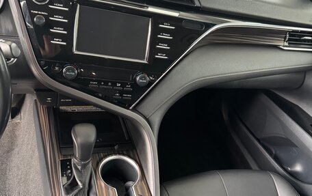 Toyota Camry, 2018 год, 2 590 000 рублей, 12 фотография