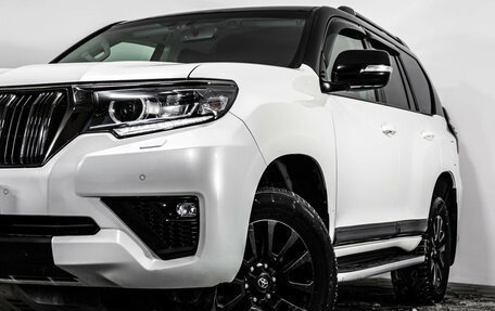 Toyota Land Cruiser Prado 150 рестайлинг 2, 2021 год, 5 999 000 рублей, 3 фотография