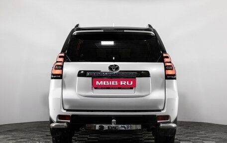 Toyota Land Cruiser Prado 150 рестайлинг 2, 2021 год, 5 999 000 рублей, 8 фотография