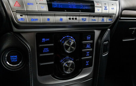 Toyota Land Cruiser Prado 150 рестайлинг 2, 2021 год, 5 999 000 рублей, 16 фотография