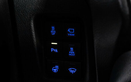 Toyota Land Cruiser Prado 150 рестайлинг 2, 2021 год, 5 999 000 рублей, 19 фотография