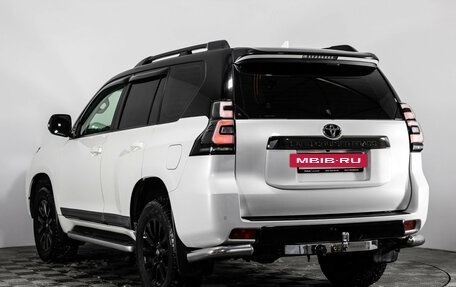 Toyota Land Cruiser Prado 150 рестайлинг 2, 2021 год, 5 999 000 рублей, 9 фотография