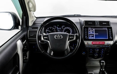 Toyota Land Cruiser Prado 150 рестайлинг 2, 2021 год, 5 999 000 рублей, 13 фотография