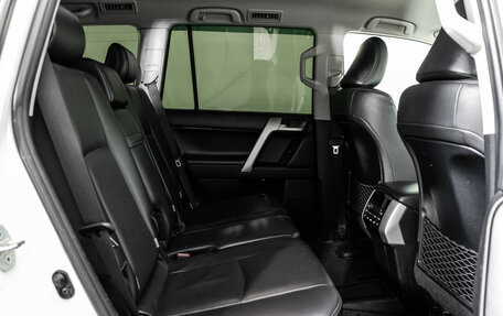 Toyota Land Cruiser Prado 150 рестайлинг 2, 2021 год, 5 999 000 рублей, 26 фотография