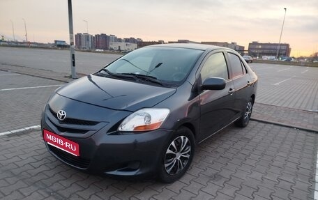 Toyota Yaris III рестайлинг, 2008 год, 625 000 рублей, 1 фотография