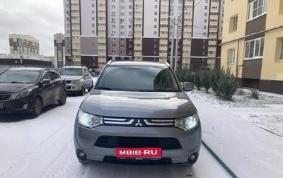 Mitsubishi Outlander III рестайлинг 3, 2013 год, 1 370 000 рублей, 1 фотография
