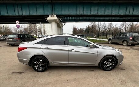 Hyundai Sonata VI, 2011 год, 960 000 рублей, 4 фотография
