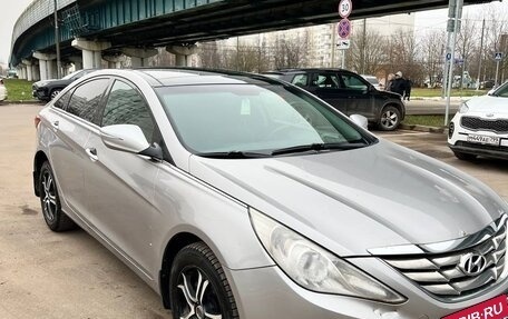 Hyundai Sonata VI, 2011 год, 960 000 рублей, 3 фотография