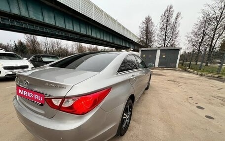 Hyundai Sonata VI, 2011 год, 960 000 рублей, 13 фотография