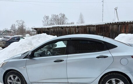 Hyundai Solaris II рестайлинг, 2012 год, 750 000 рублей, 3 фотография