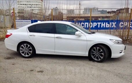 Honda Accord IX рестайлинг, 2013 год, 2 000 000 рублей, 4 фотография