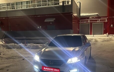 Honda Accord IX рестайлинг, 2013 год, 2 000 000 рублей, 15 фотография