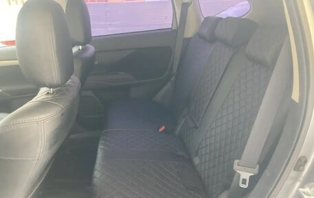 Mitsubishi Outlander III рестайлинг 3, 2013 год, 1 370 000 рублей, 11 фотография