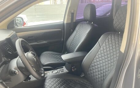 Mitsubishi Outlander III рестайлинг 3, 2013 год, 1 370 000 рублей, 10 фотография