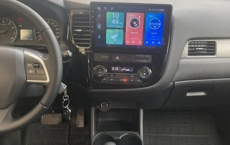 Mitsubishi Outlander III рестайлинг 3, 2013 год, 1 370 000 рублей, 18 фотография