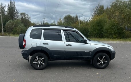 Chevrolet Niva I рестайлинг, 2018 год, 750 000 рублей, 6 фотография