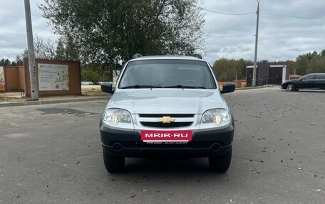 Chevrolet Niva I рестайлинг, 2018 год, 750 000 рублей, 2 фотография