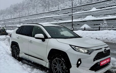 Toyota RAV4, 2022 год, 3 900 000 рублей, 1 фотография