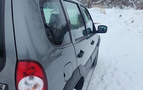 Chevrolet Niva I рестайлинг, 2018 год, 770 000 рублей, 4 фотография