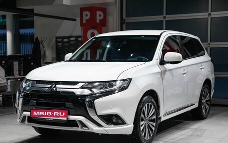 Mitsubishi Outlander III рестайлинг 3, 2022 год, 2 529 000 рублей, 1 фотография