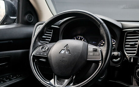 Mitsubishi Outlander III рестайлинг 3, 2020 год, 2 090 000 рублей, 21 фотография