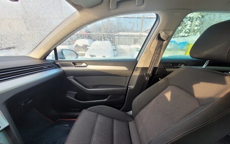 Volkswagen Passat B8 рестайлинг, 2017 год, 1 800 000 рублей, 16 фотография