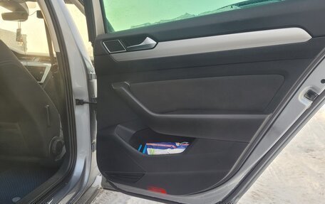 Volkswagen Passat B8 рестайлинг, 2017 год, 1 800 000 рублей, 23 фотография