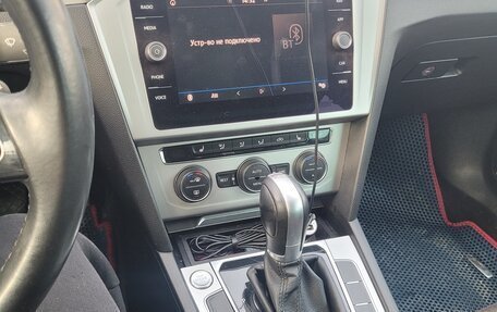 Volkswagen Passat B8 рестайлинг, 2017 год, 1 800 000 рублей, 31 фотография