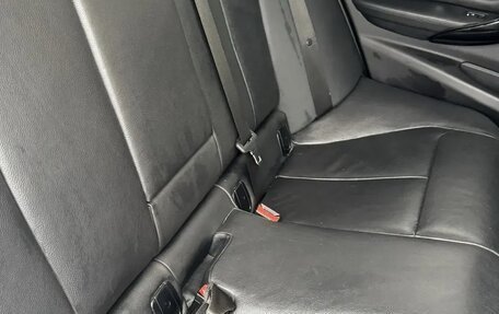 BMW 3 серия, 2018 год, 2 100 000 рублей, 18 фотография