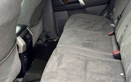 Toyota Land Cruiser Prado 150 рестайлинг 2, 2011 год, 2 675 000 рублей, 17 фотография