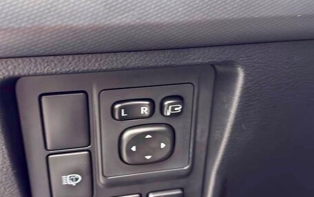 Toyota Land Cruiser Prado 150 рестайлинг 2, 2011 год, 2 675 000 рублей, 18 фотография