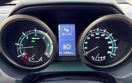 Toyota Land Cruiser Prado 150 рестайлинг 2, 2011 год, 2 675 000 рублей, 28 фотография